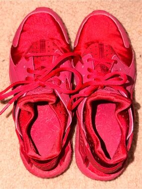 Red Huarache Nike Air Women